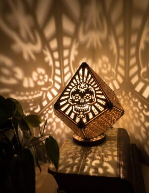 Memento Mori wooden table lamp, Gothic lighting, Mystic light, Cozy lighting, Bedside lamp, Skull lamp, Home decor lighting, Shadow lamp