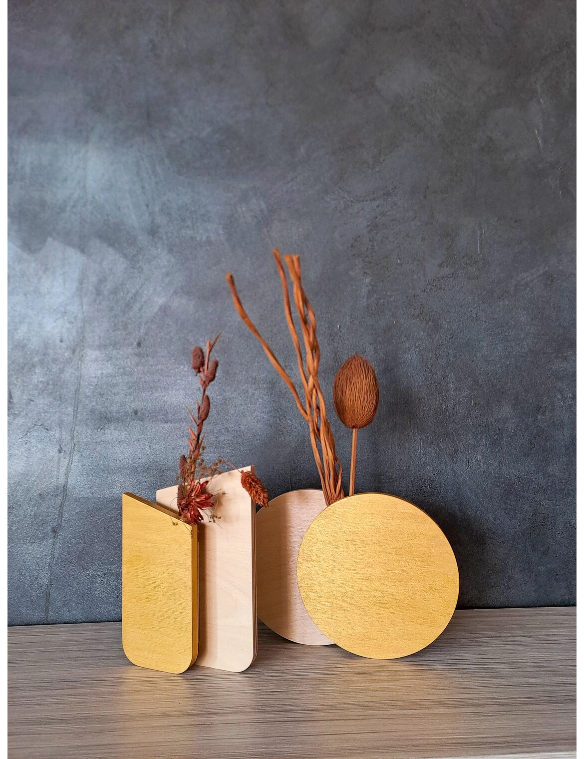 PR SR 61, Slim Geometric Wooden Vase – Dried Flower Holder