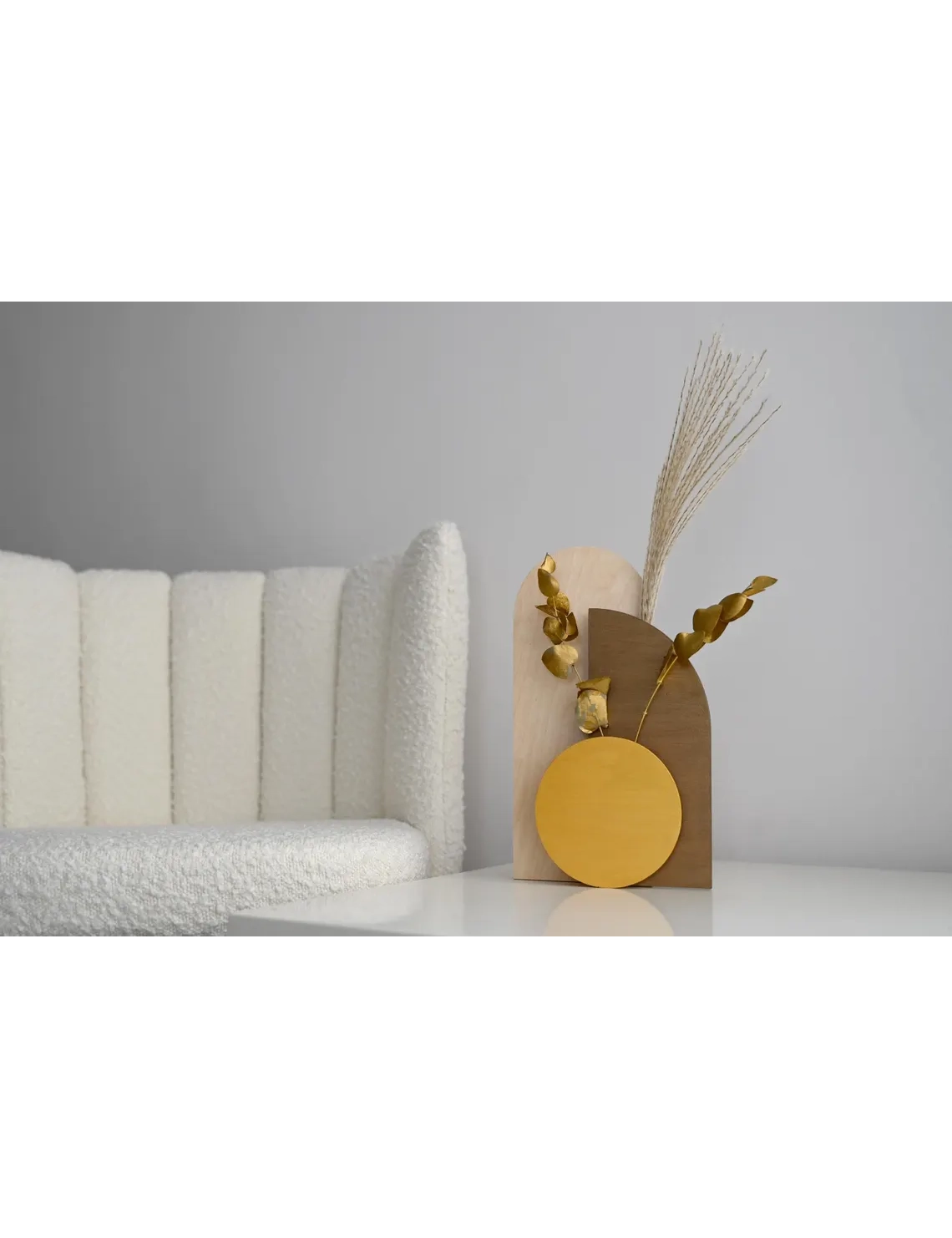 PR SR 65, Slim Wooden Vase in Brown & Gold – Mid-Century Entryway or Bedside Decor - Image 5