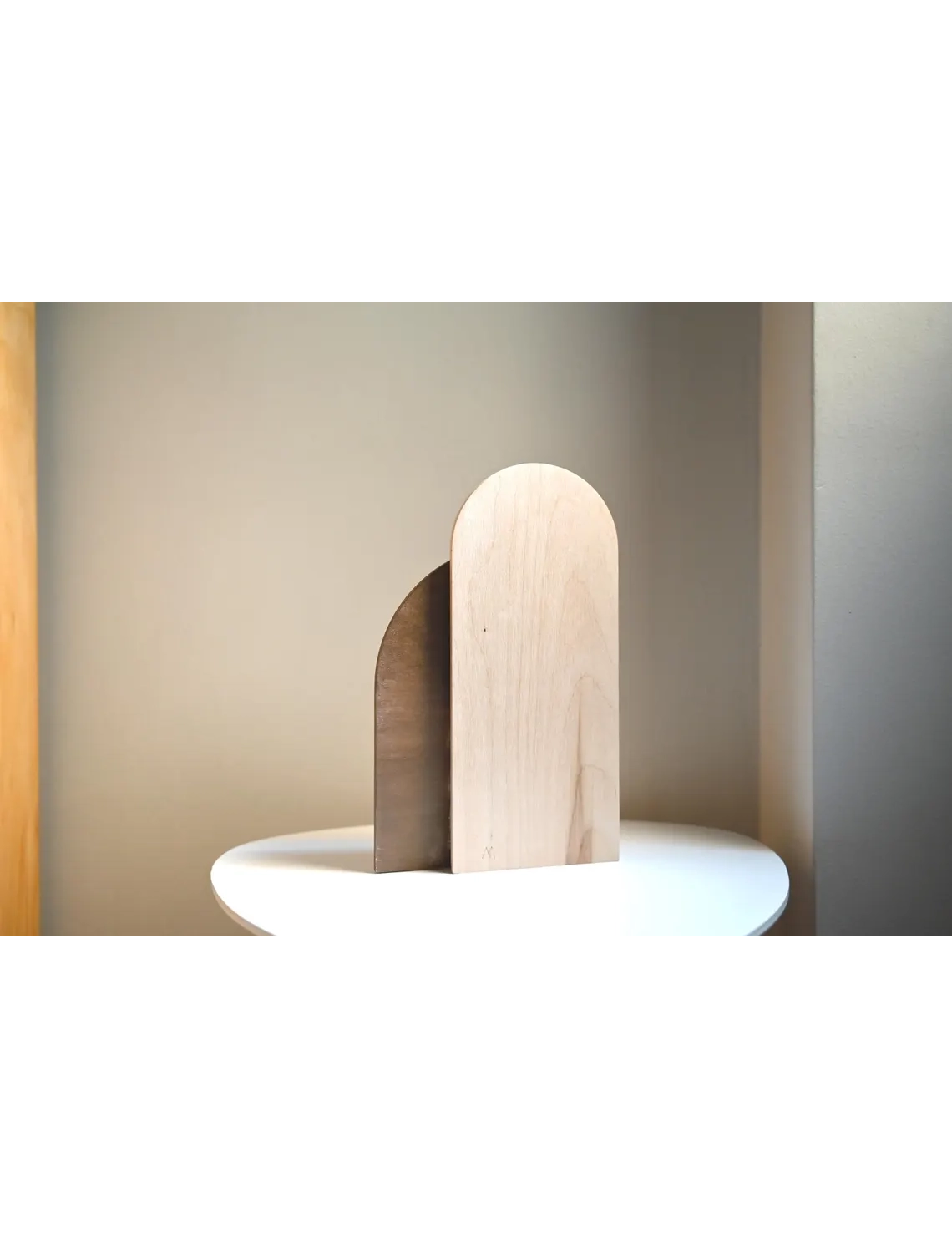 PR SR 65, Slim Wooden Vase in Brown & Gold – Mid-Century Entryway or Bedside Decor - Image 8