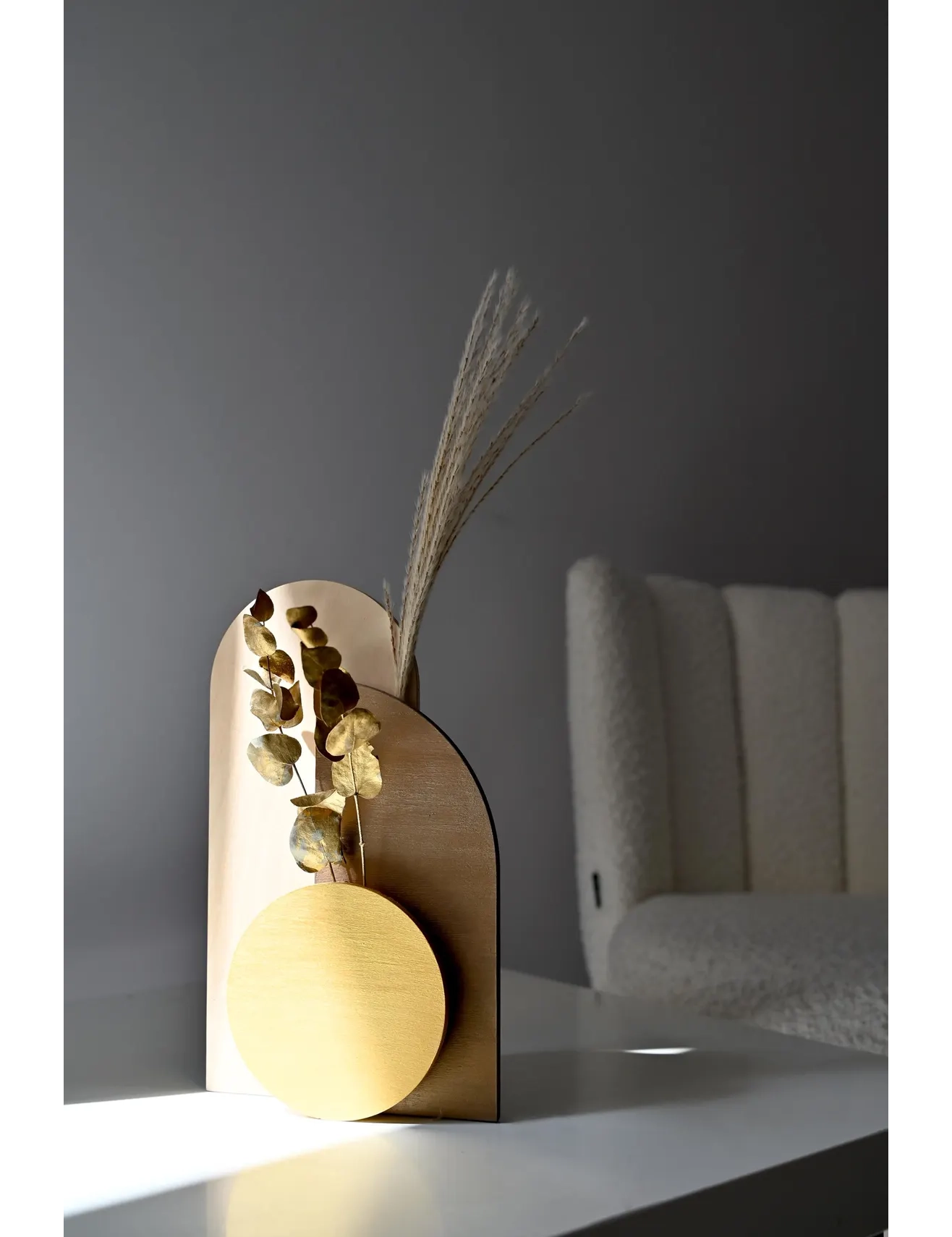 PR SR 65, Slim Wooden Vase in Brown & Gold – Mid-Century Entryway or Bedside Decor - Image 3