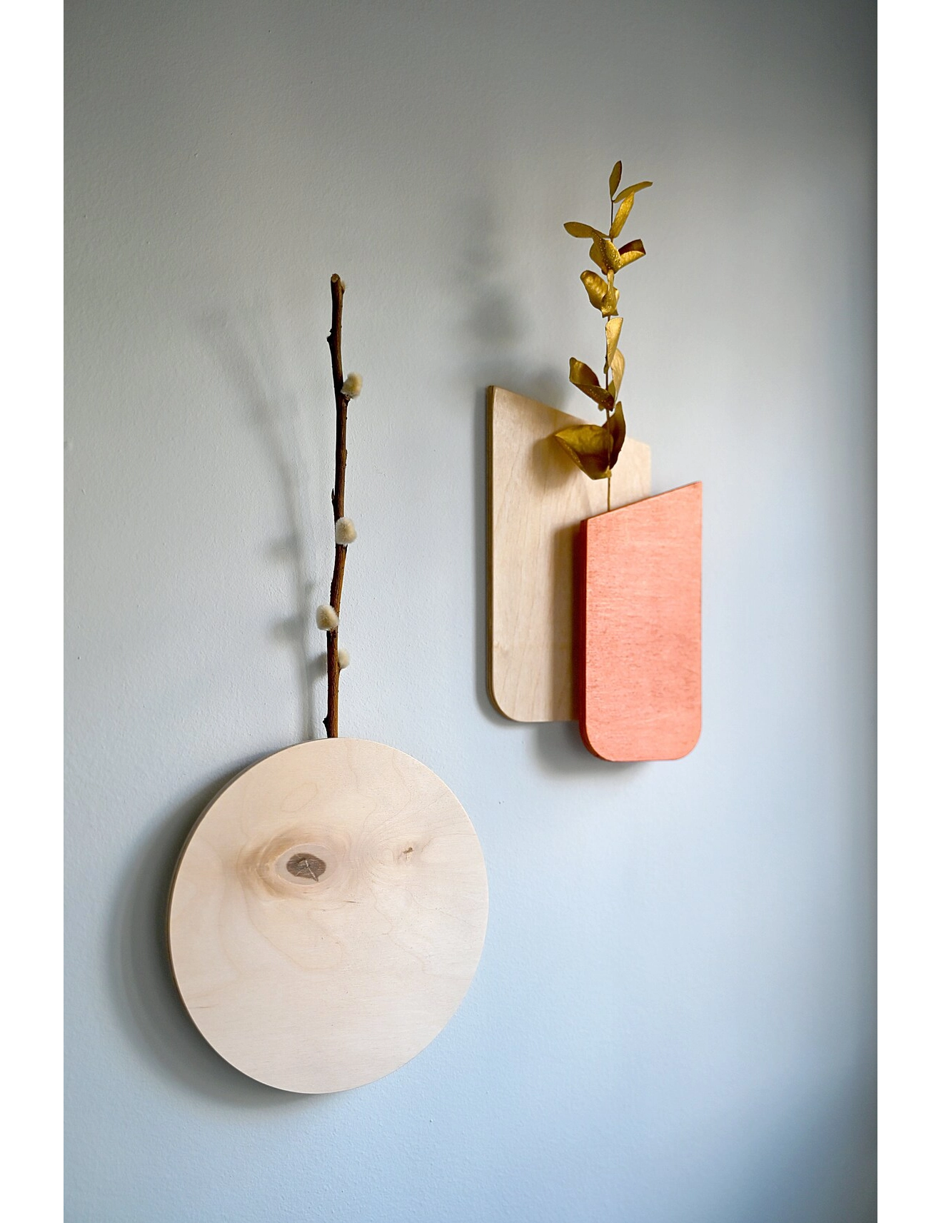 PR SR 69, Slim Copper Wood Wall Vase – Hanging Plant Holder for Dried Flowers - Image 2