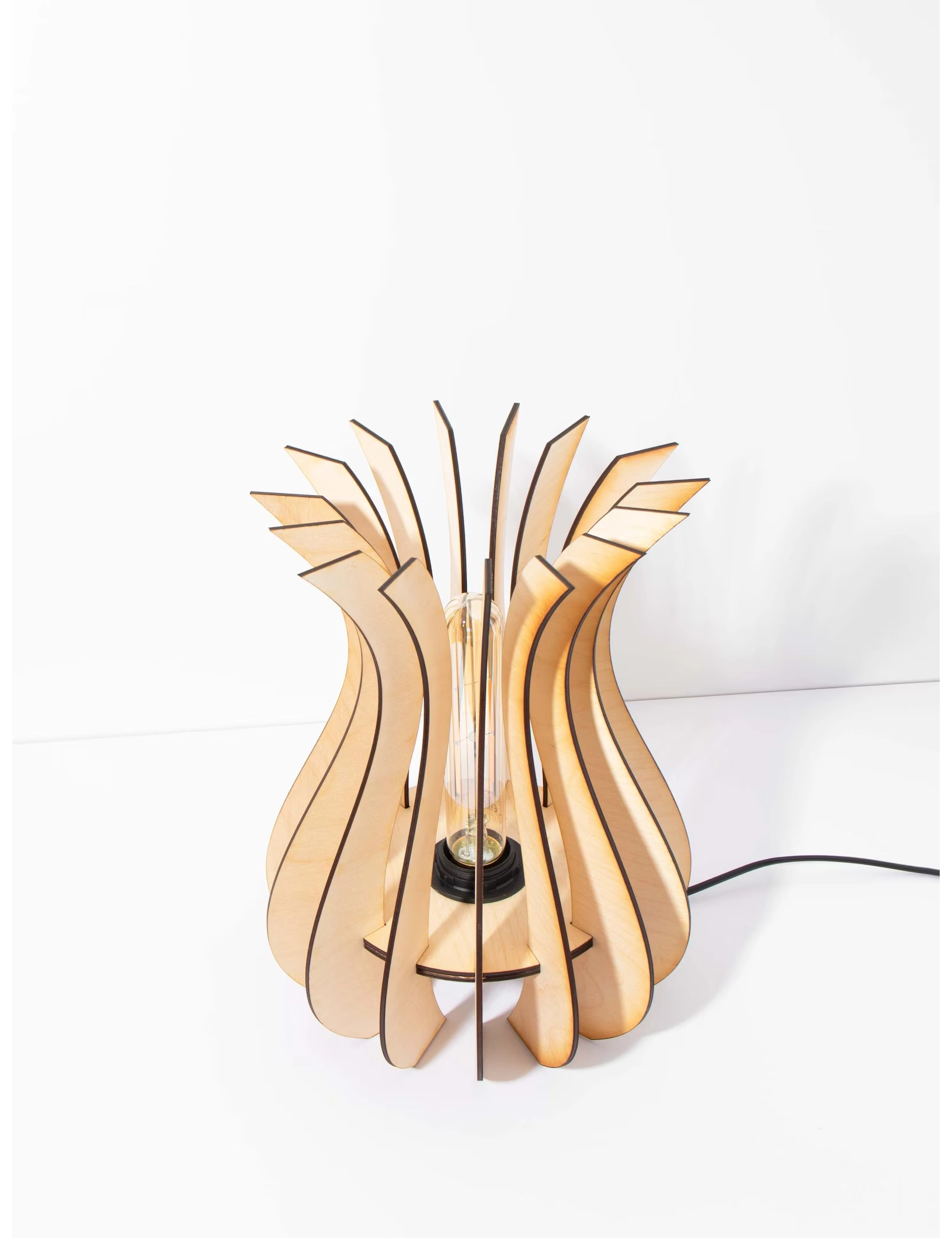 TL SR 7, Handmade Wooden Flower Table Lamp – Birch Accent Light - Image 3