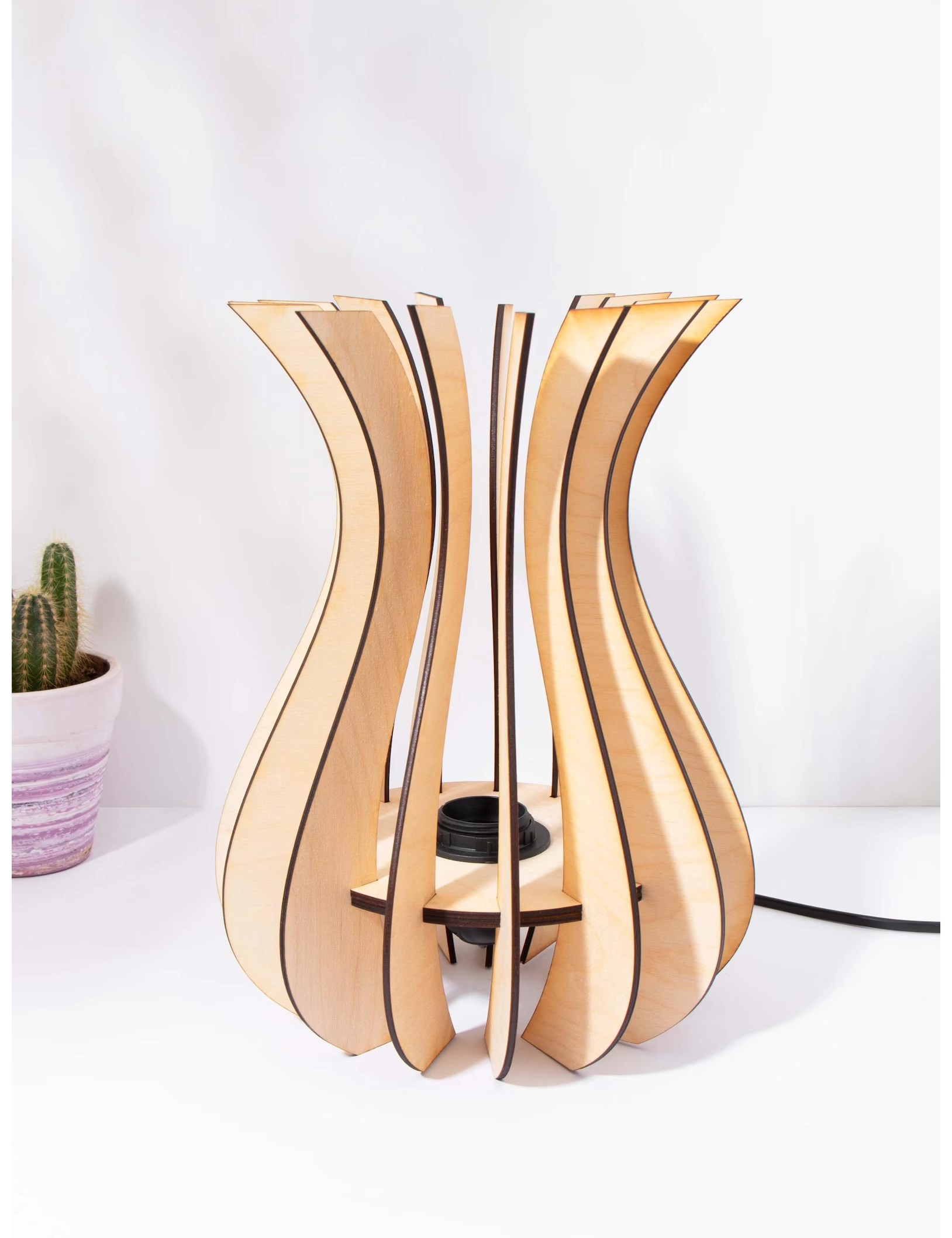 TL SR 7, Handmade Wooden Flower Table Lamp – Birch Accent Light - Image 2