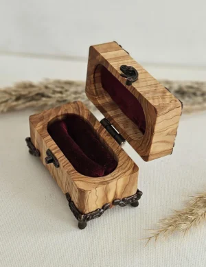 VB SR 18, Luxury Proposal Ring Case With Antique & Vintage Look By Krafted Kingdom